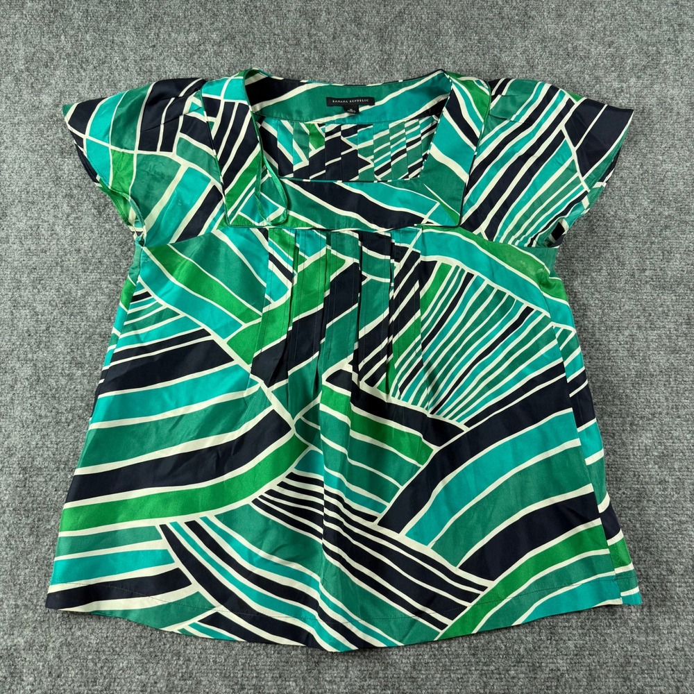 Banana Republic Silk Blouse Womens Medium Green Geometric Abstract Pleated Top‎